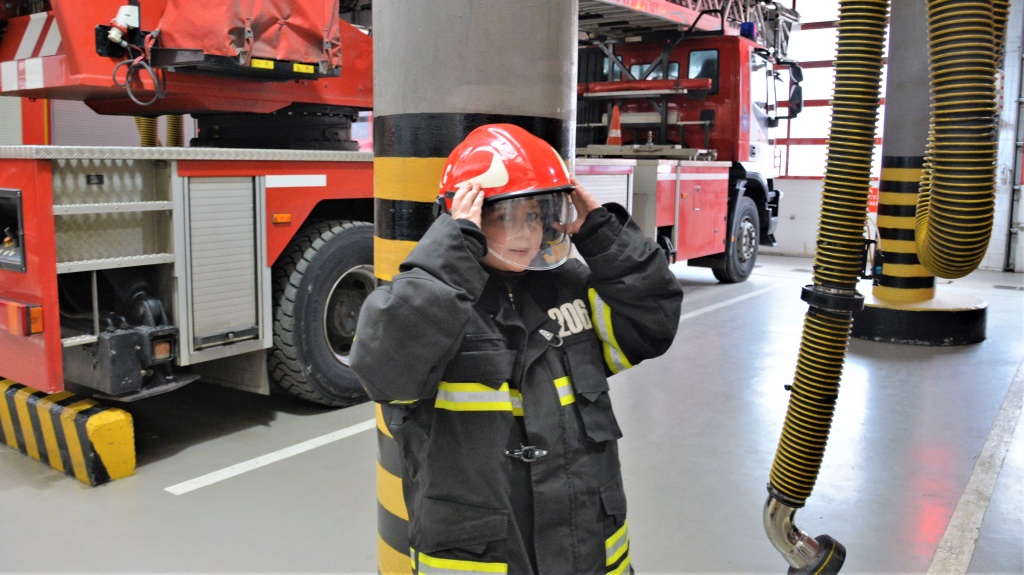 Экскурсия школьников в пожарно-спасательный отряд